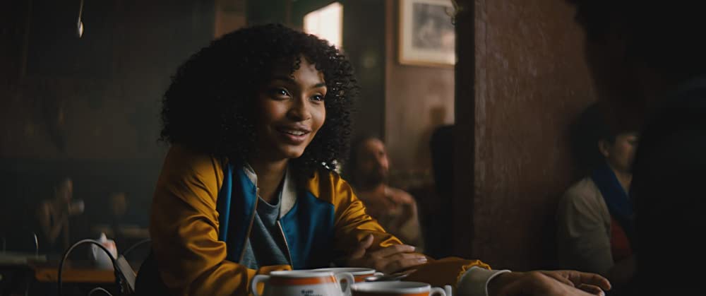 「サン･イズ･オールソー･ア･スター引き寄せられる２人」ヤラ・シャヒディの画像