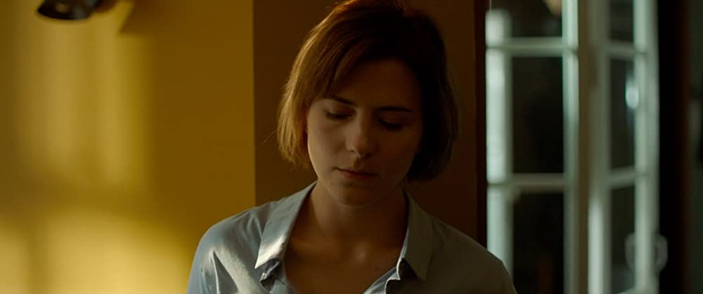 不倫する裸体の画像