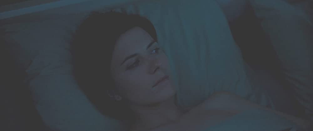 不倫する裸体の画像