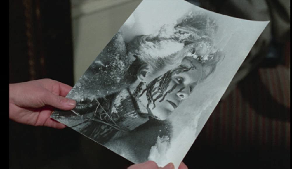 燃えつきた納屋の画像