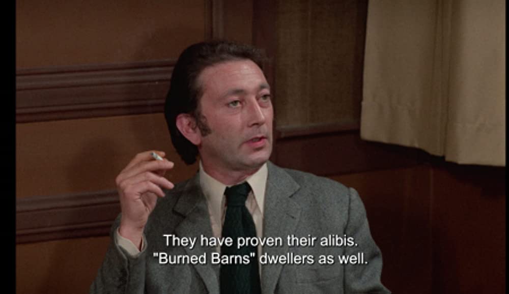 燃えつきた納屋の画像