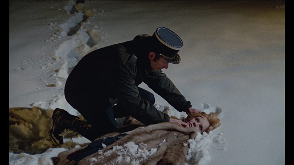 燃えつきた納屋の画像