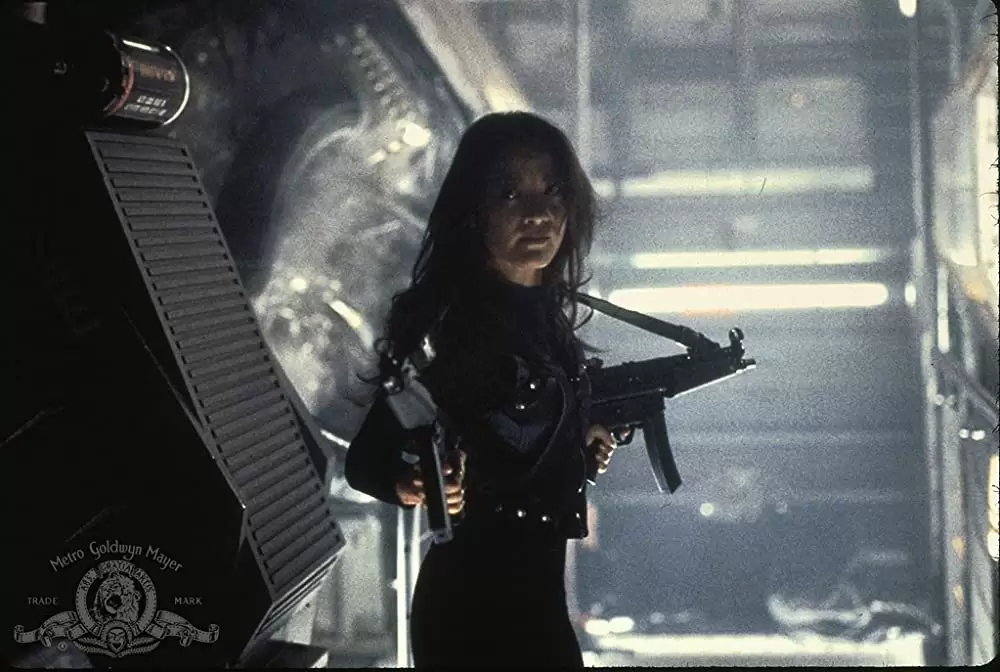 007／トゥモロー・ネバー・ダイの画像