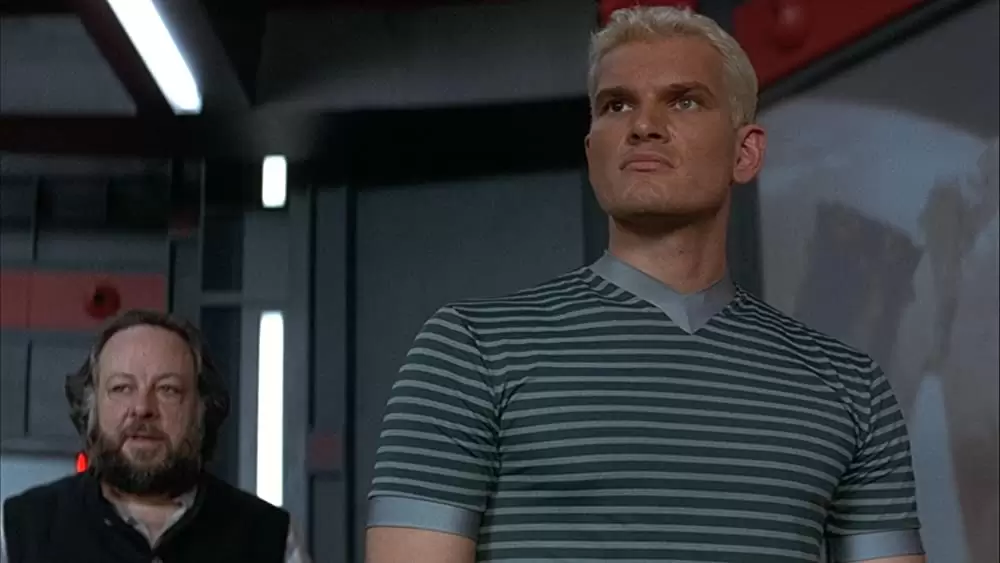 007／トゥモロー・ネバー・ダイの画像