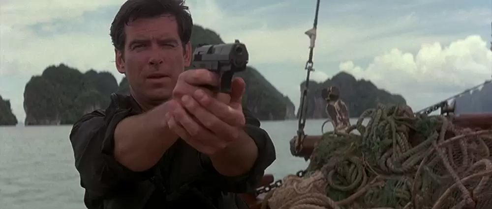 007／トゥモロー・ネバー・ダイの画像