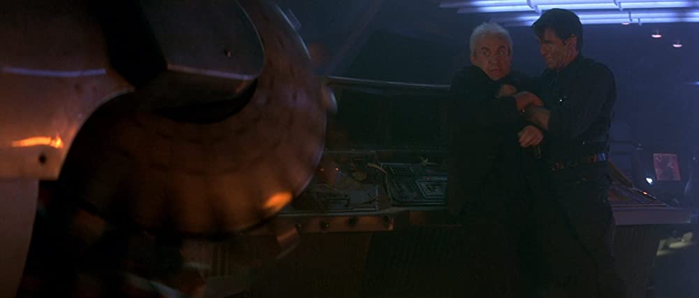 007／トゥモロー・ネバー・ダイの画像