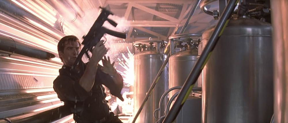 007／トゥモロー・ネバー・ダイの画像