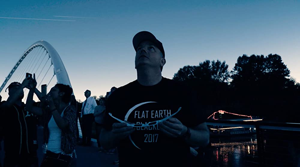 ビハインド・ザ・カーブ －地球平面説－の画像