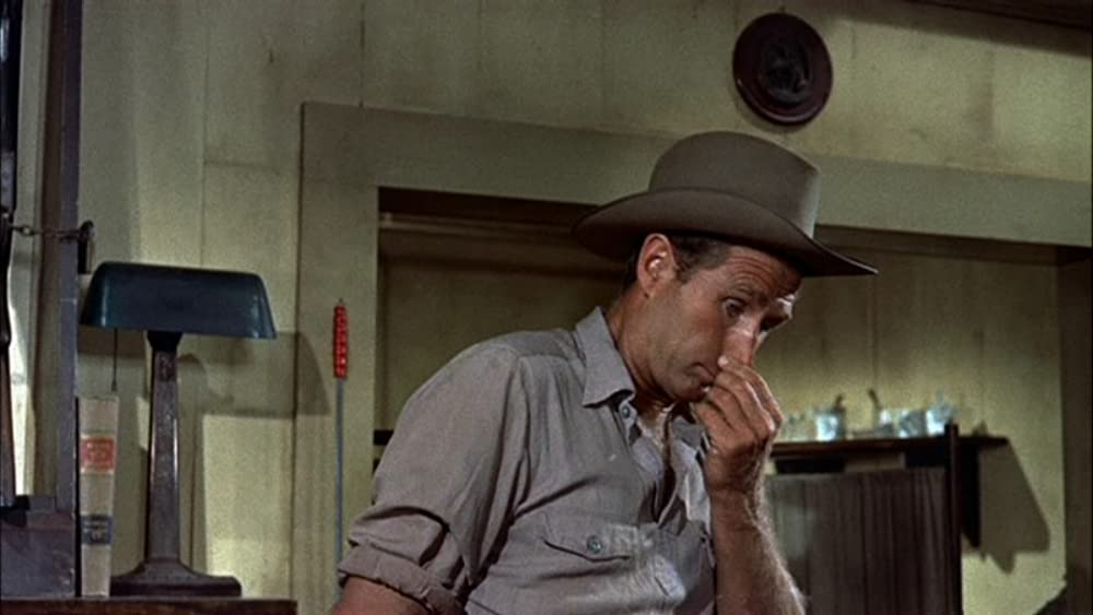 雨を降らす男の画像