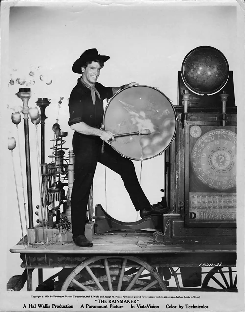 雨を降らす男の画像