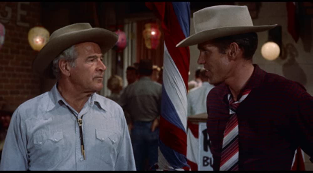 雨を降らす男の画像