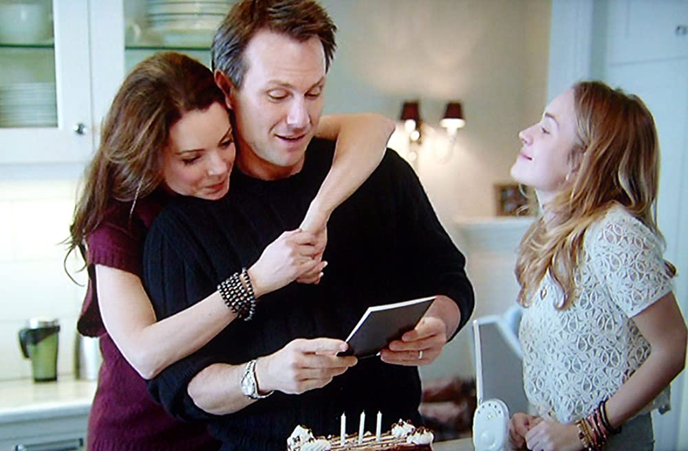 「アスク・ミー・エニシング 彼女の告白」クリスチャン・スレイター & キンバリー・ウィリアムズ＝ペイズリー & ブリット・ロバートソンの画像