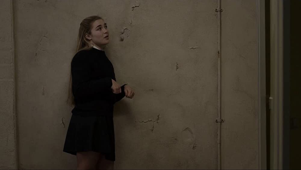 「フォーリング 少女たちのめざめ」フローレンス・ピューの画像