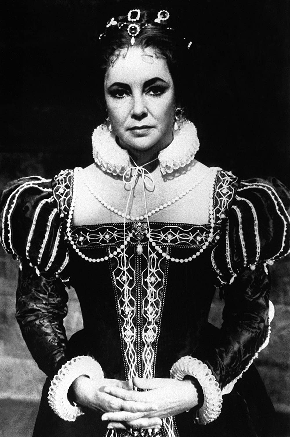 「クリスタル殺人事件」エリザベス・テイラーの画像