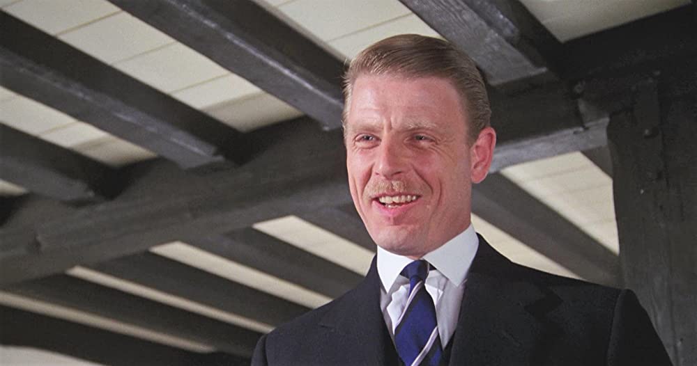 「クリスタル殺人事件」エドワード・フォックスの画像