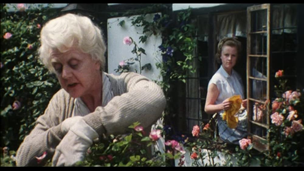 「クリスタル殺人事件」アンジェラ・ランズベリー & ウェンディ・モーガンの画像