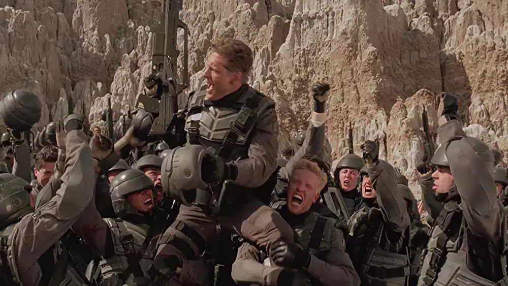 「スターシップ・トゥルーパーズ」クランシー・ブラウン & ジェイク・ビューシイの画像