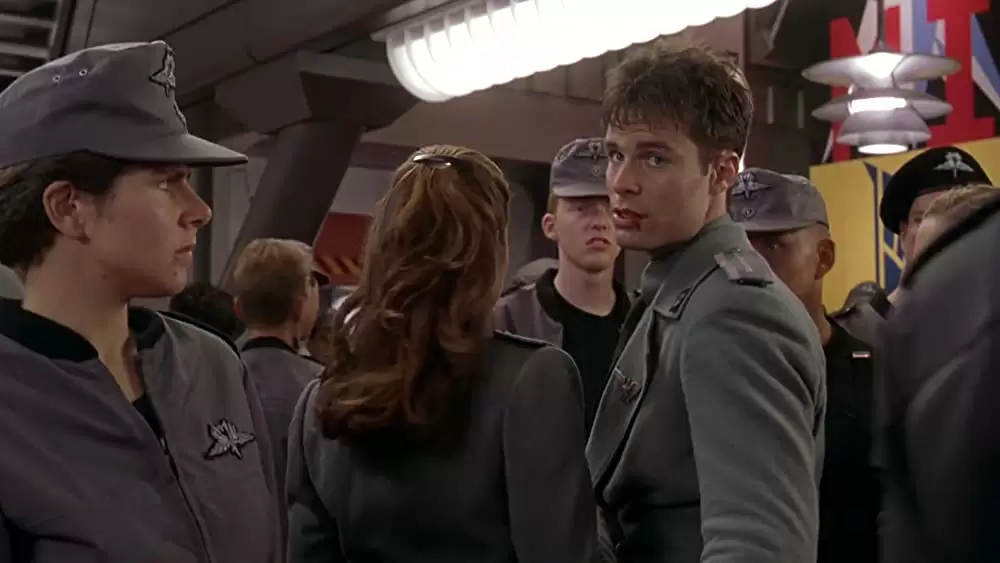 「スターシップ・トゥルーパーズ」デニース・リチャーズ & パトリック・マルドゥーンの画像