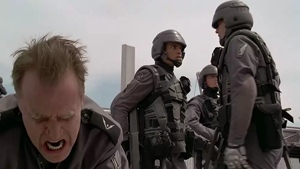 「スターシップ・トゥルーパーズ」マイケル・アイアンサイド & キャスパー・バン・ディーン & マーシャル・ベルの画像