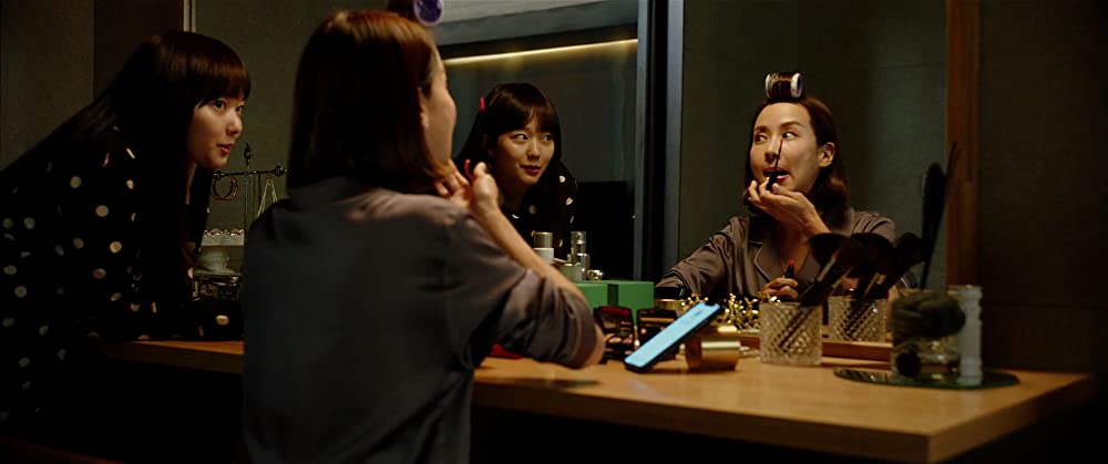 パラサイト 半地下の家族の画像