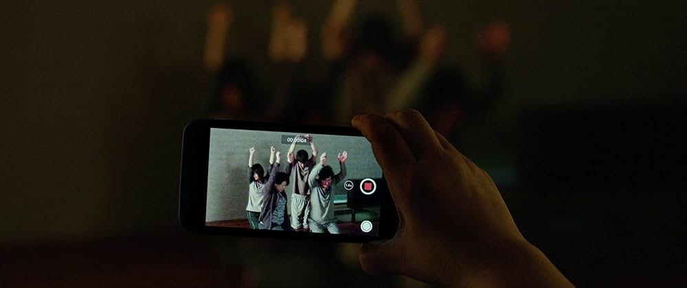 パラサイト 半地下の家族の画像