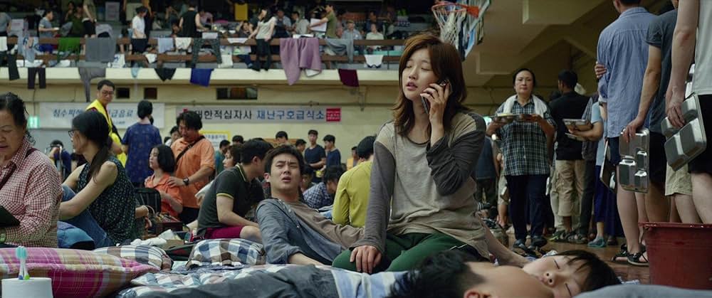 パラサイト 半地下の家族の画像