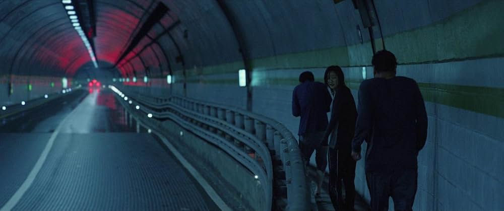 パラサイト 半地下の家族の画像