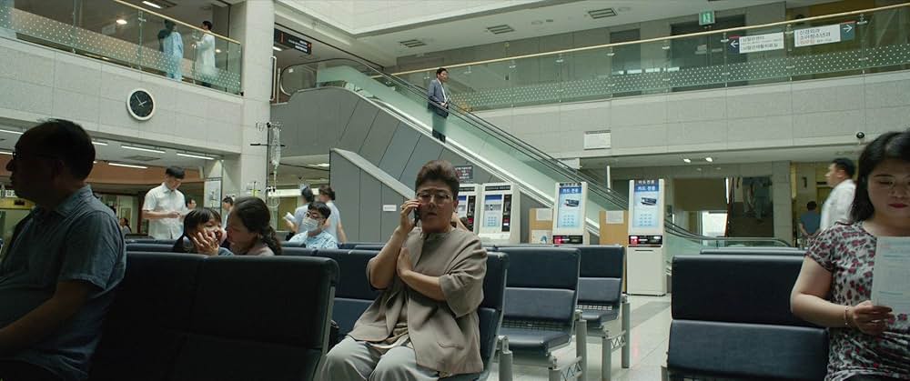 パラサイト 半地下の家族の画像