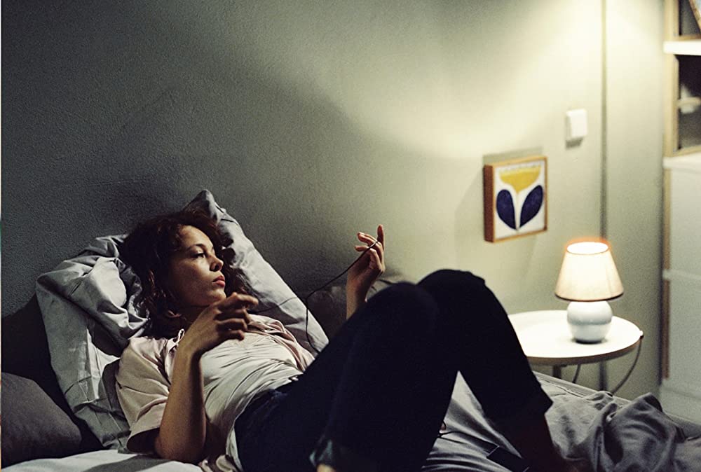 「水を抱く女」パウラ・ベーアの画像