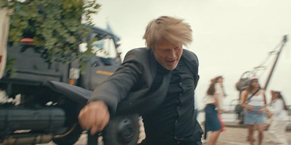 「アナザーラウンド」マッツ・ミケルセンの画像