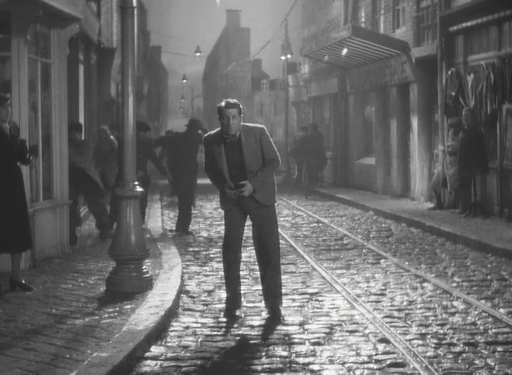 霧の波止場の画像