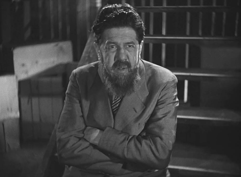 霧の波止場の画像