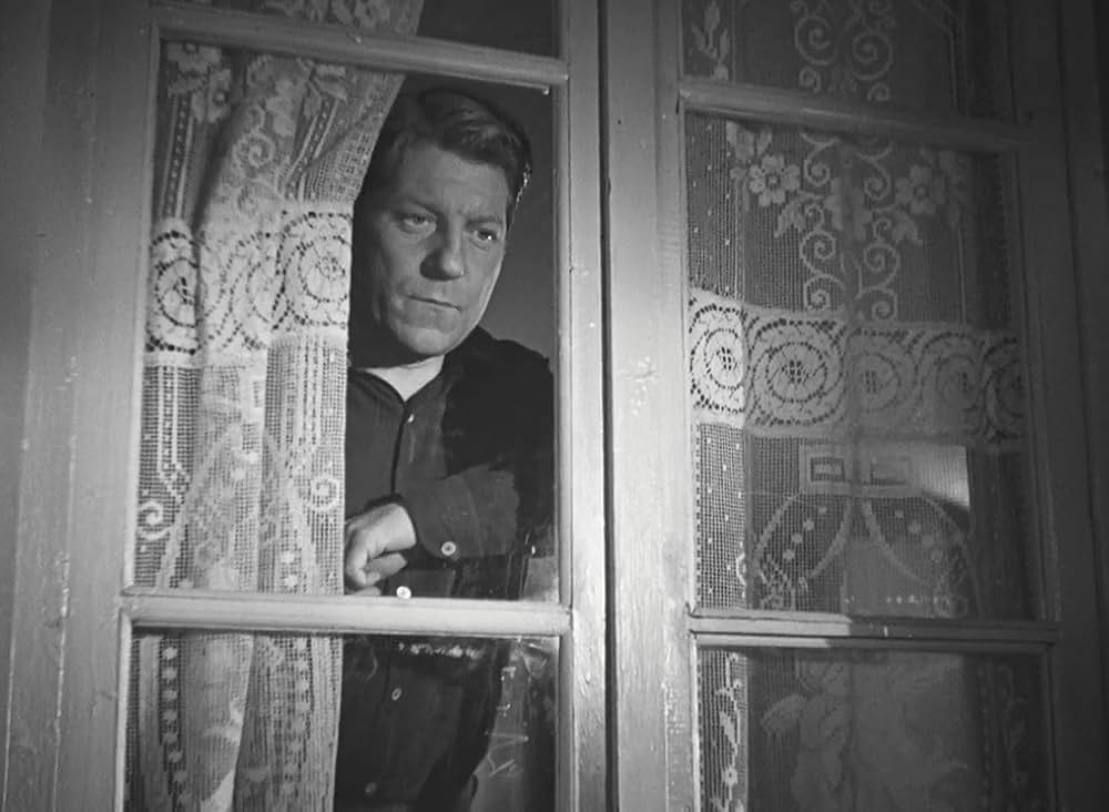 霧の波止場の画像