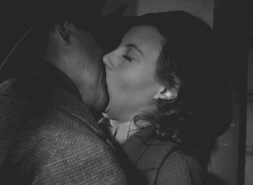 霧の波止場の画像