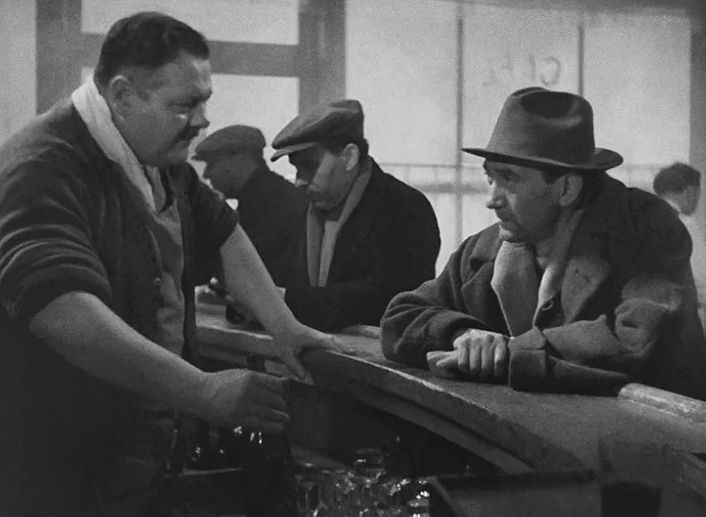 霧の波止場の画像