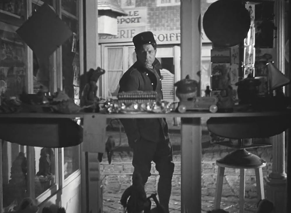 霧の波止場の画像