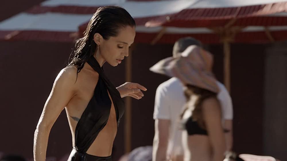 「ザ・セイント」エリザ・ドゥシュクの画像