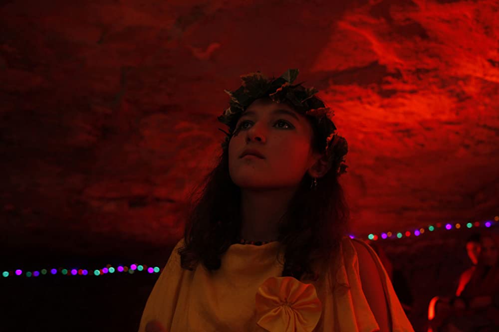 夏をゆく人々の画像