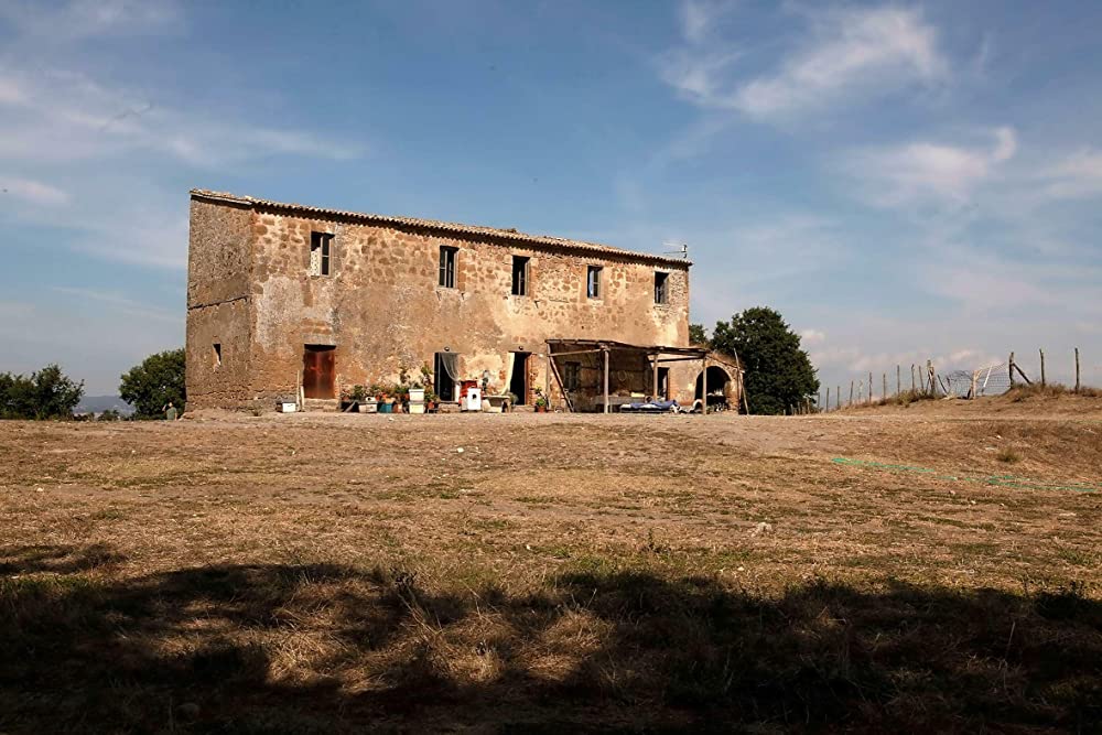 夏をゆく人々の画像