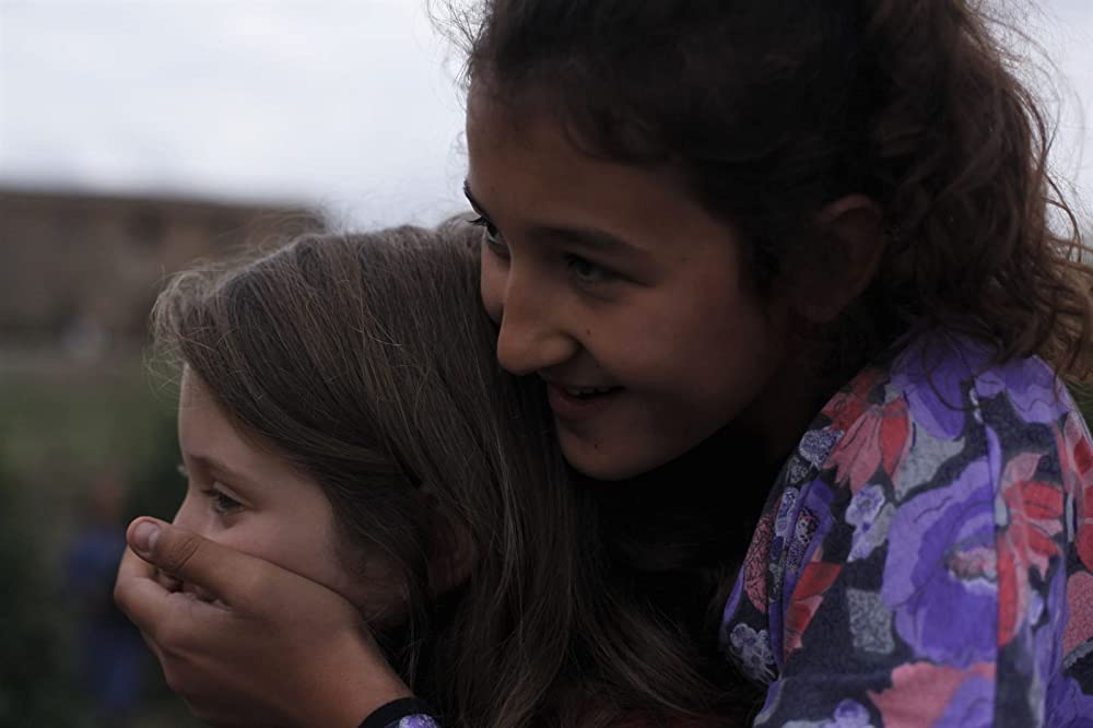 夏をゆく人々の画像