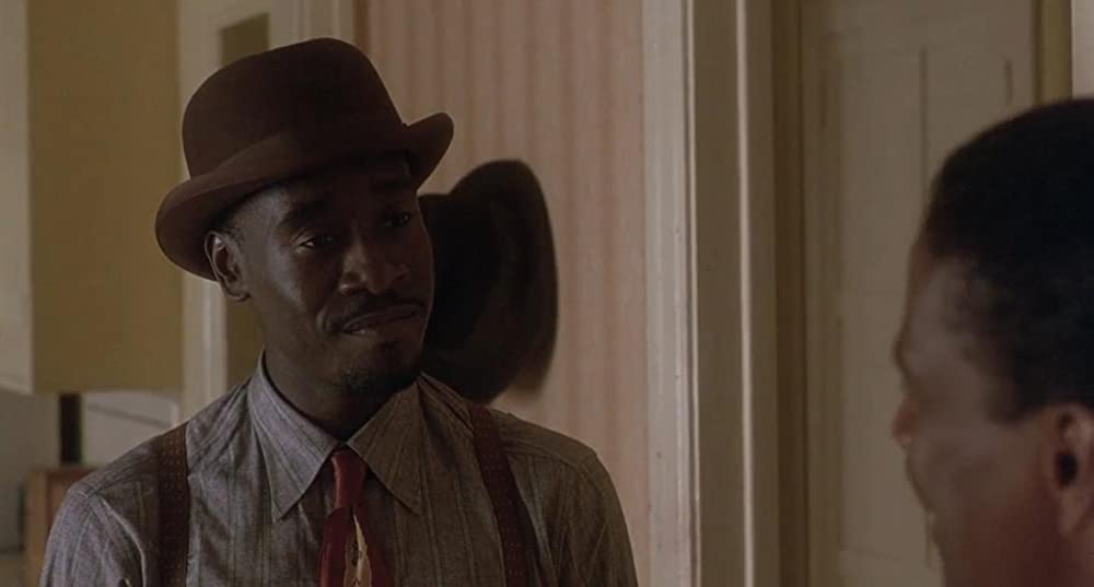 青いドレスの女の画像