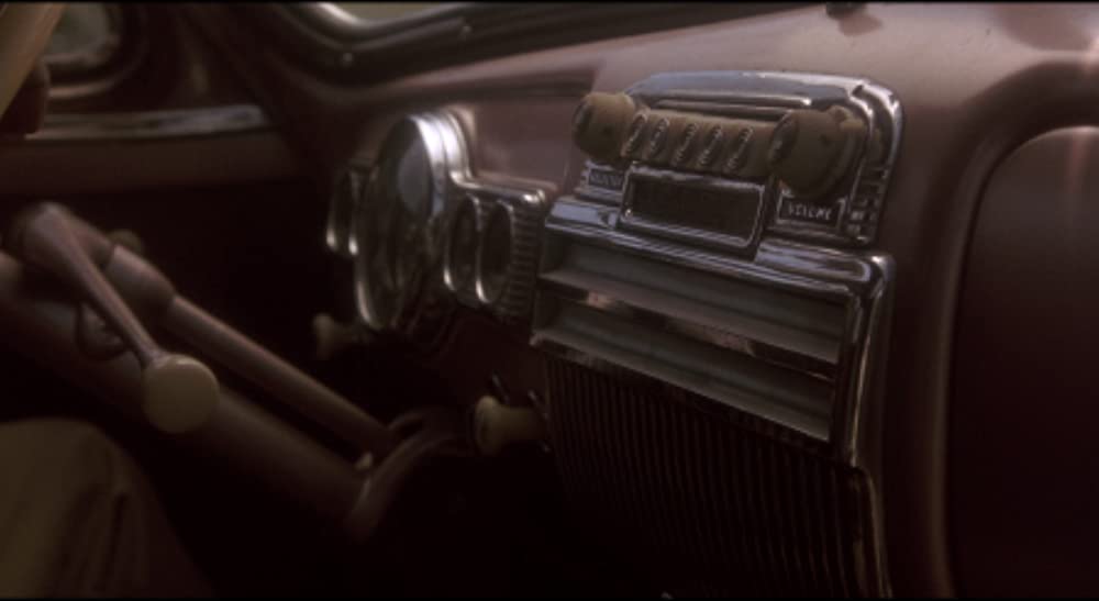 青いドレスの女の画像