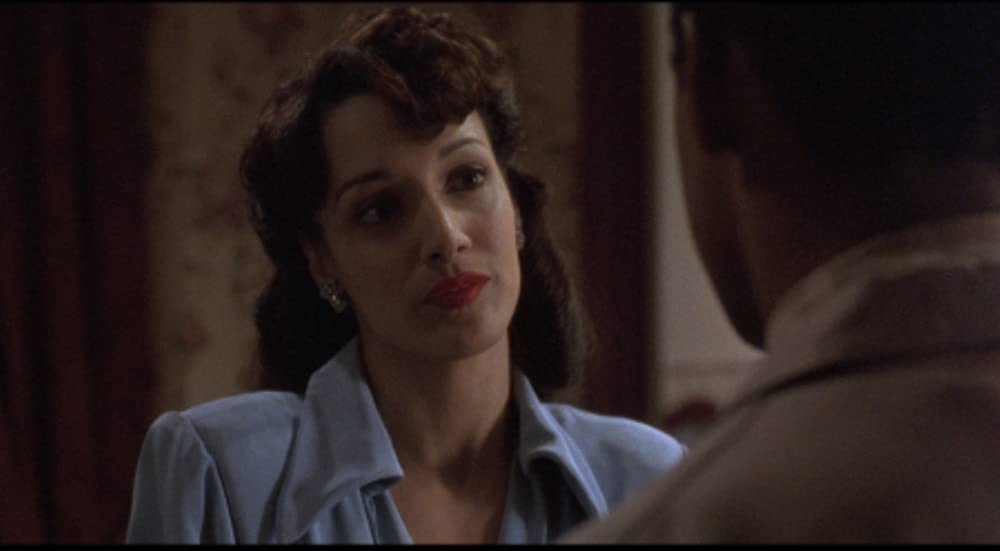 青いドレスの女の画像