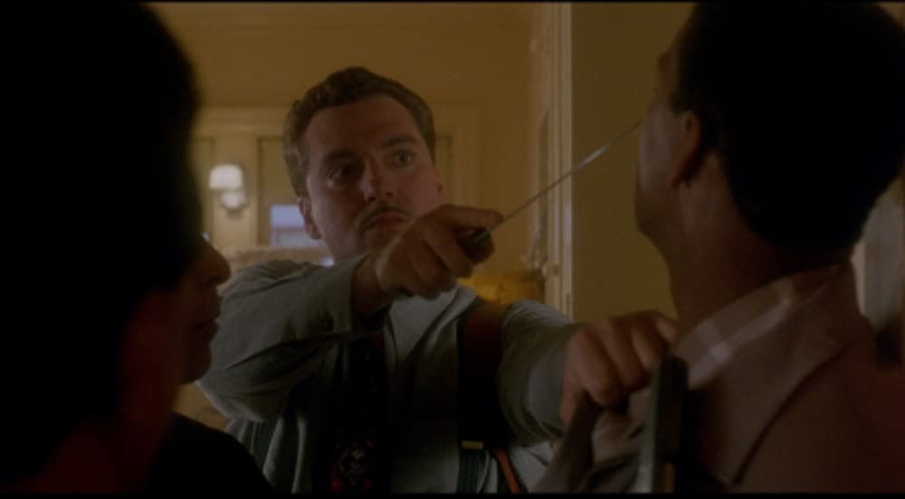 青いドレスの女の画像