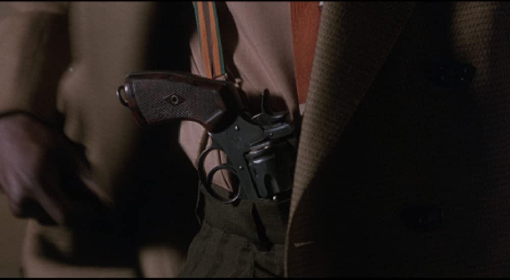 青いドレスの女の画像