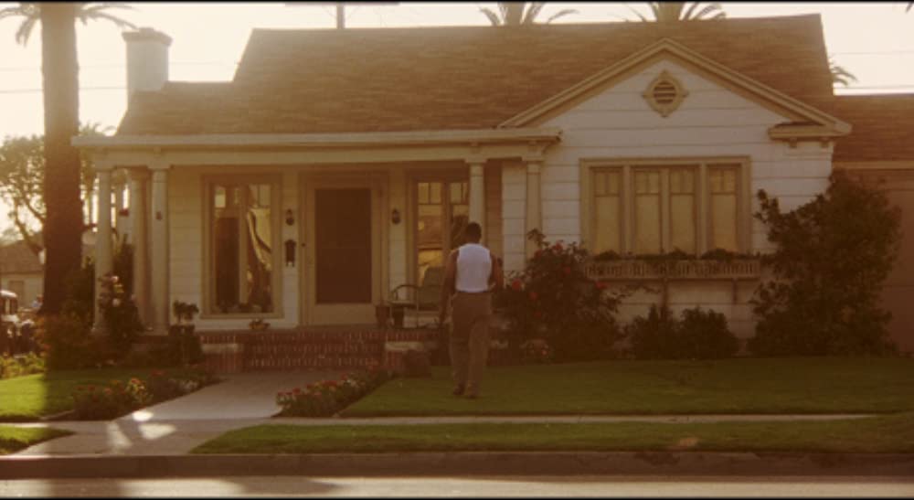 青いドレスの女の画像