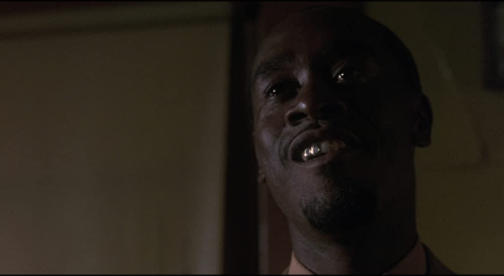 青いドレスの女の画像