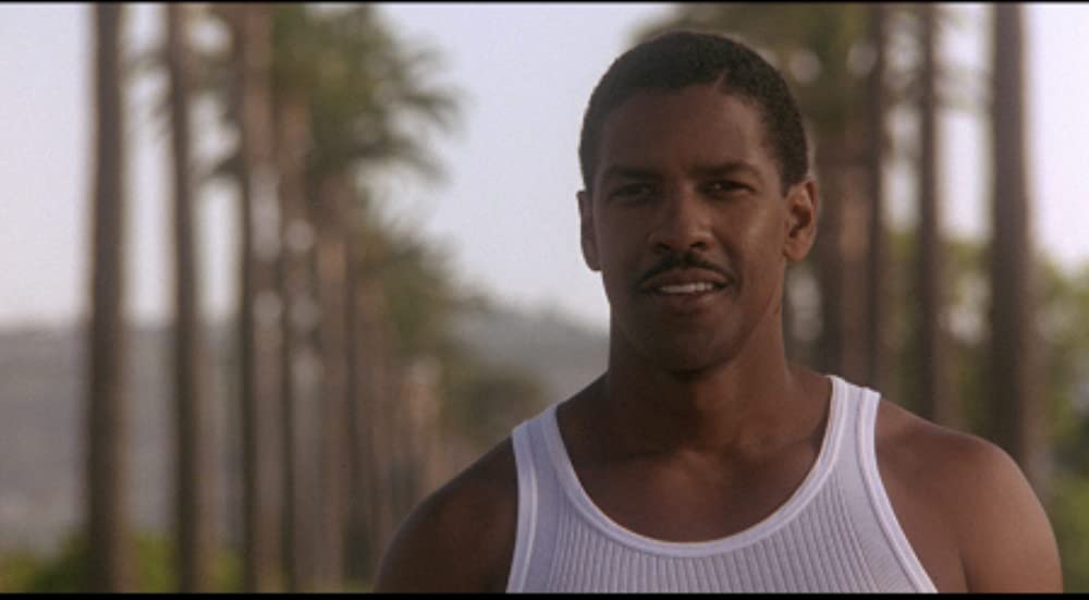 青いドレスの女の画像