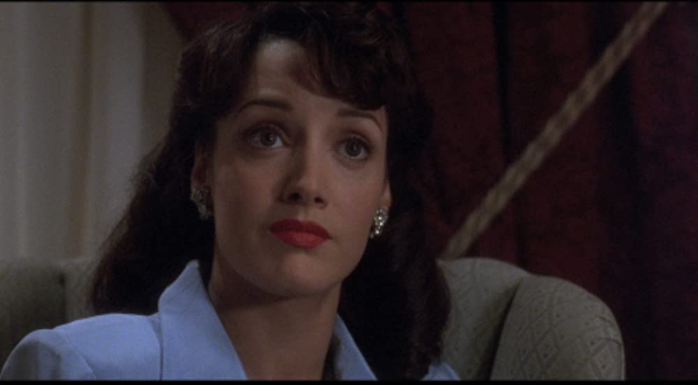 青いドレスの女の画像