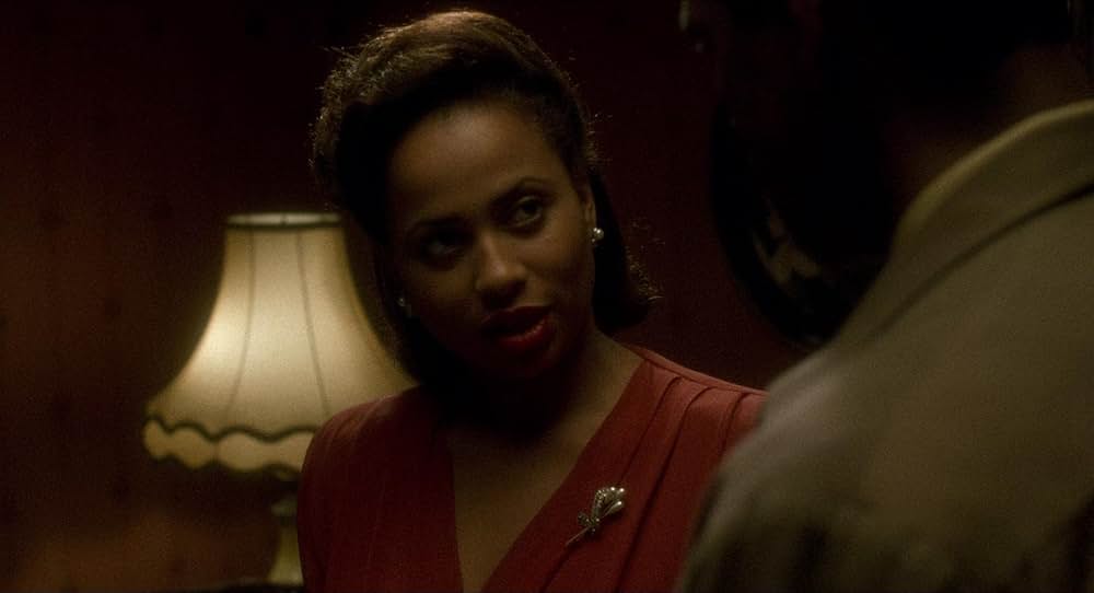 青いドレスの女の画像